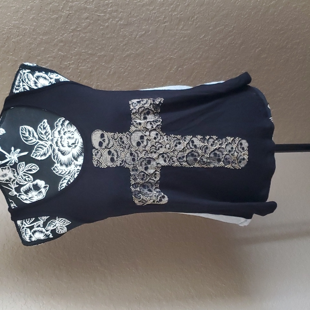 Women's "THE CLAS-SIC Skull Cross Tank Top Large